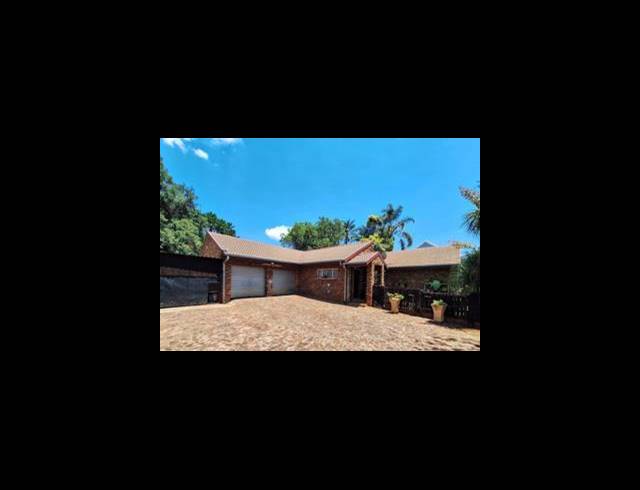 3 BEDROOM HOUSE FOR SALE IN THE ORCHARDS